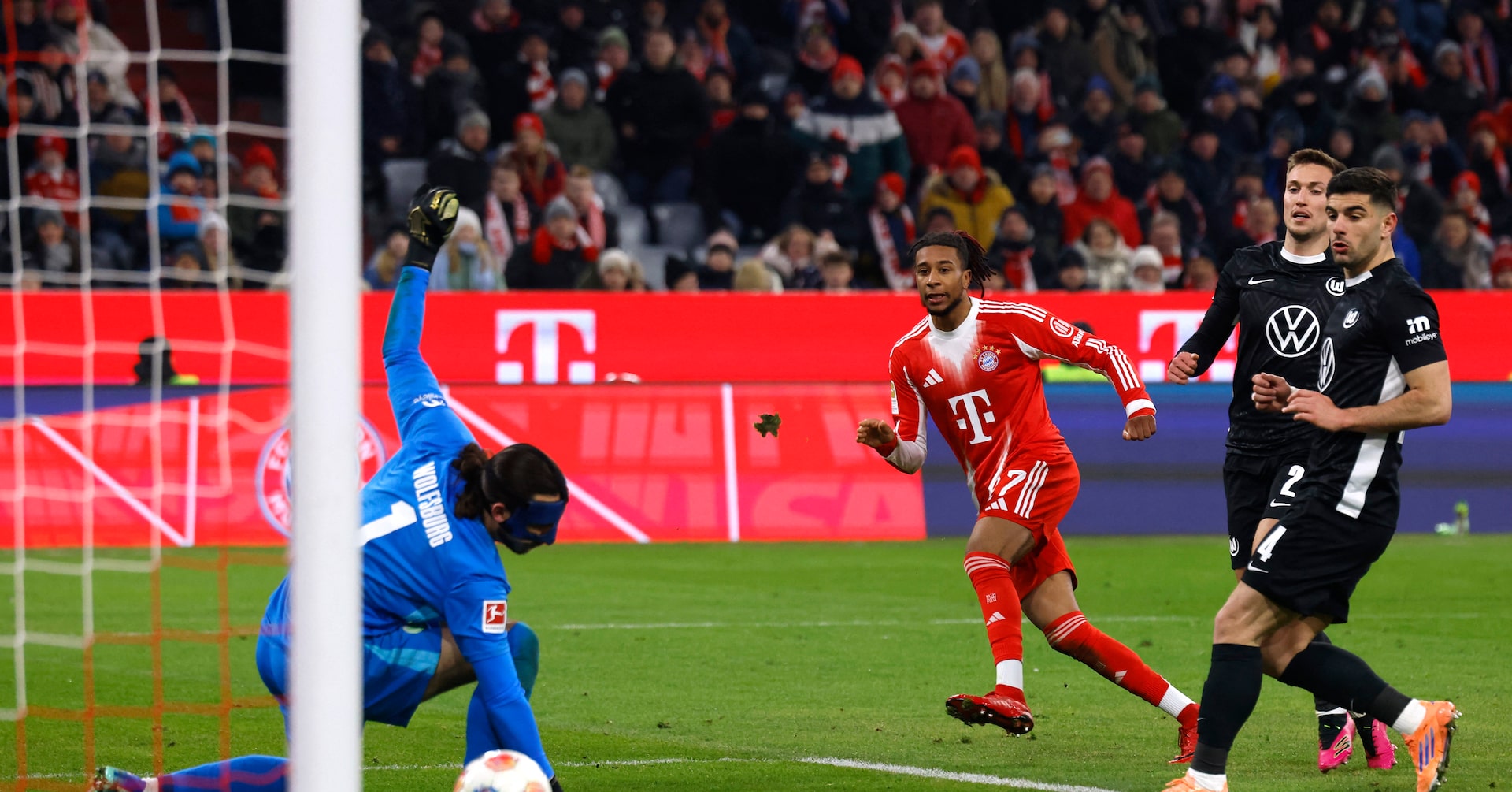 Bayern crush own-goal kings Wolfsburg 8-1 to stretch lead at top