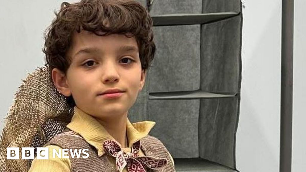 Bedford boy, 14, recalls Wicked 'big moment' with Ariana Grande