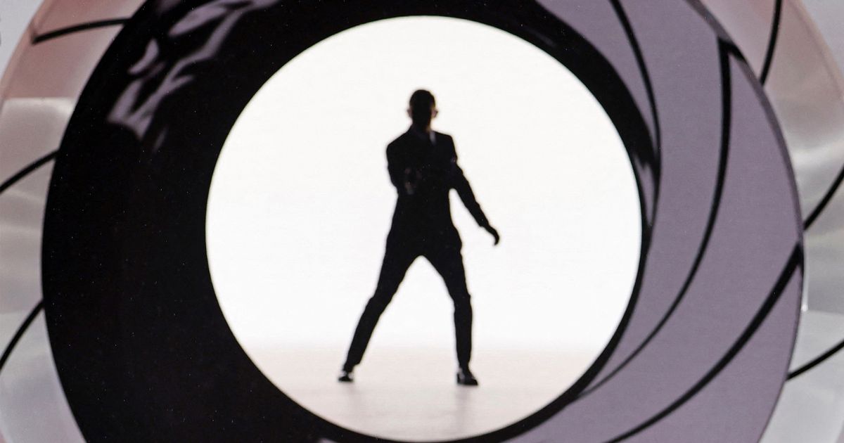 'Best ever' James Bond film fans hail 'effortlessly compelling' on TV tonight - The Mirror