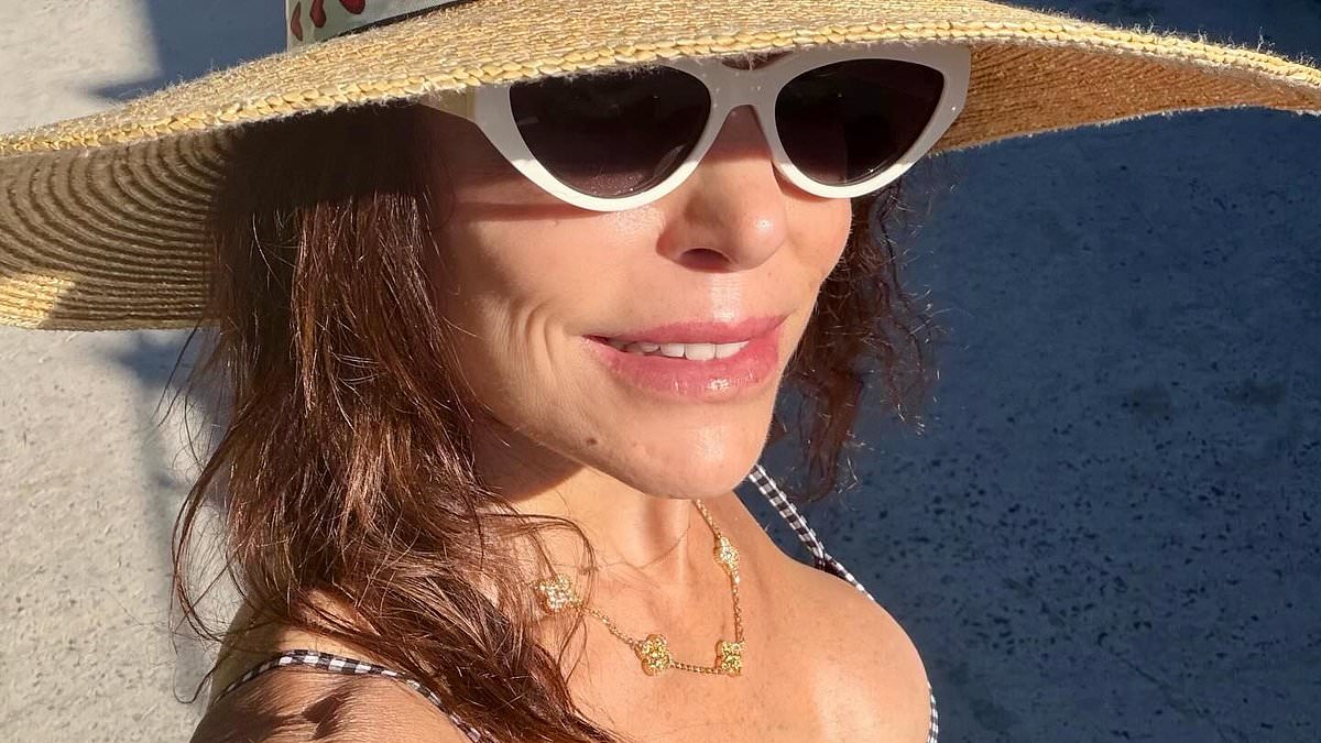 Bethenny Frankel blames facial infection on hotel TOWELS in St. Barts