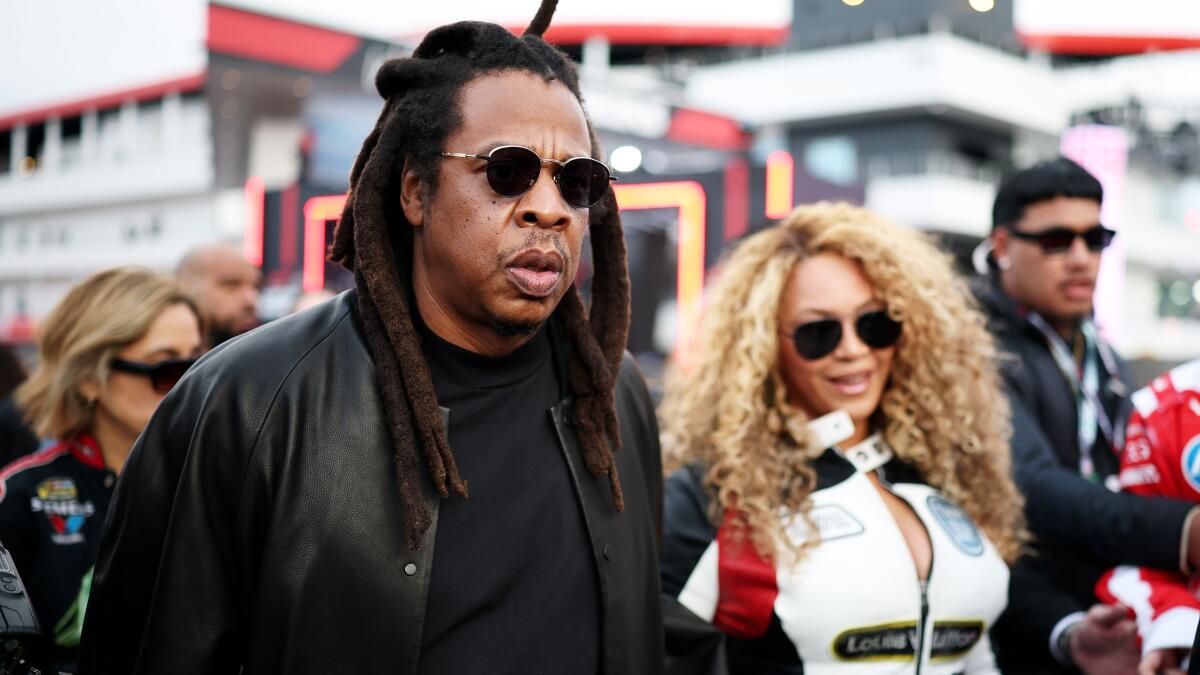 Column: As billionaires, will the Beyoncés and the Taylor Swifts stand up to tyranny?