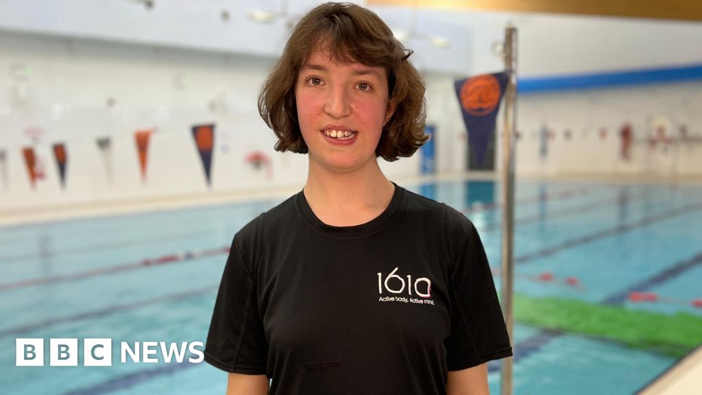 Bridgwater woman achieves dream of becoming swimming teacher