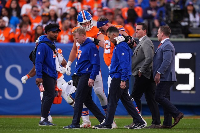 Broncos LT Garett Bolles exits with ankle injury in second quarter vs. Chargers