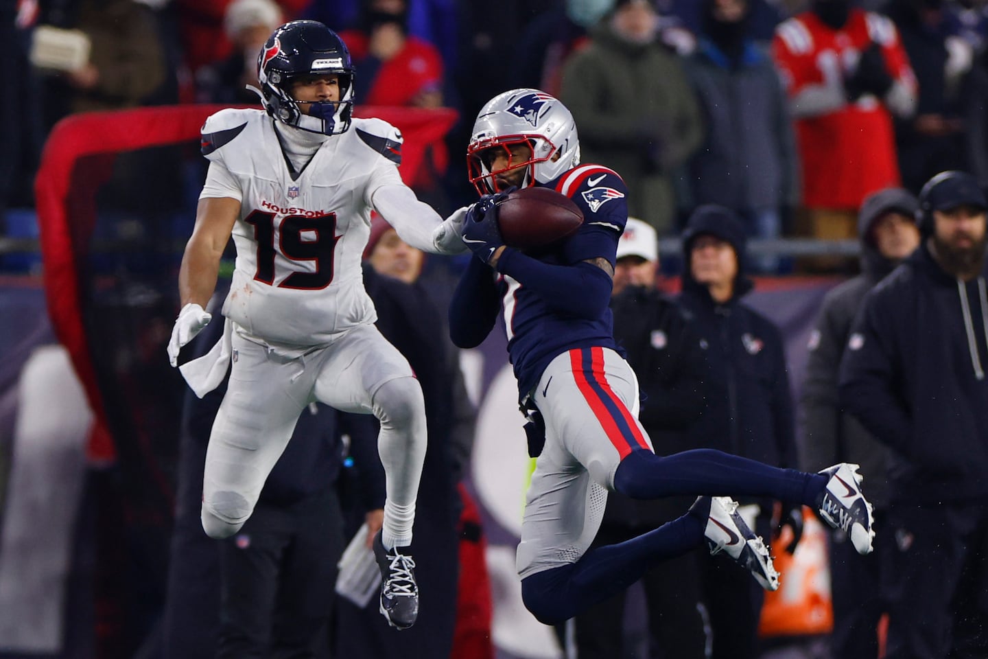 CB Carlton Davis shows his championship pedigree with an outstanding game for the Patriots - The Boston Globe