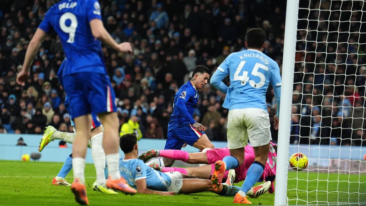 Premier League: Chelsea's Fernandez grabs late equaliser to force draw with Man City