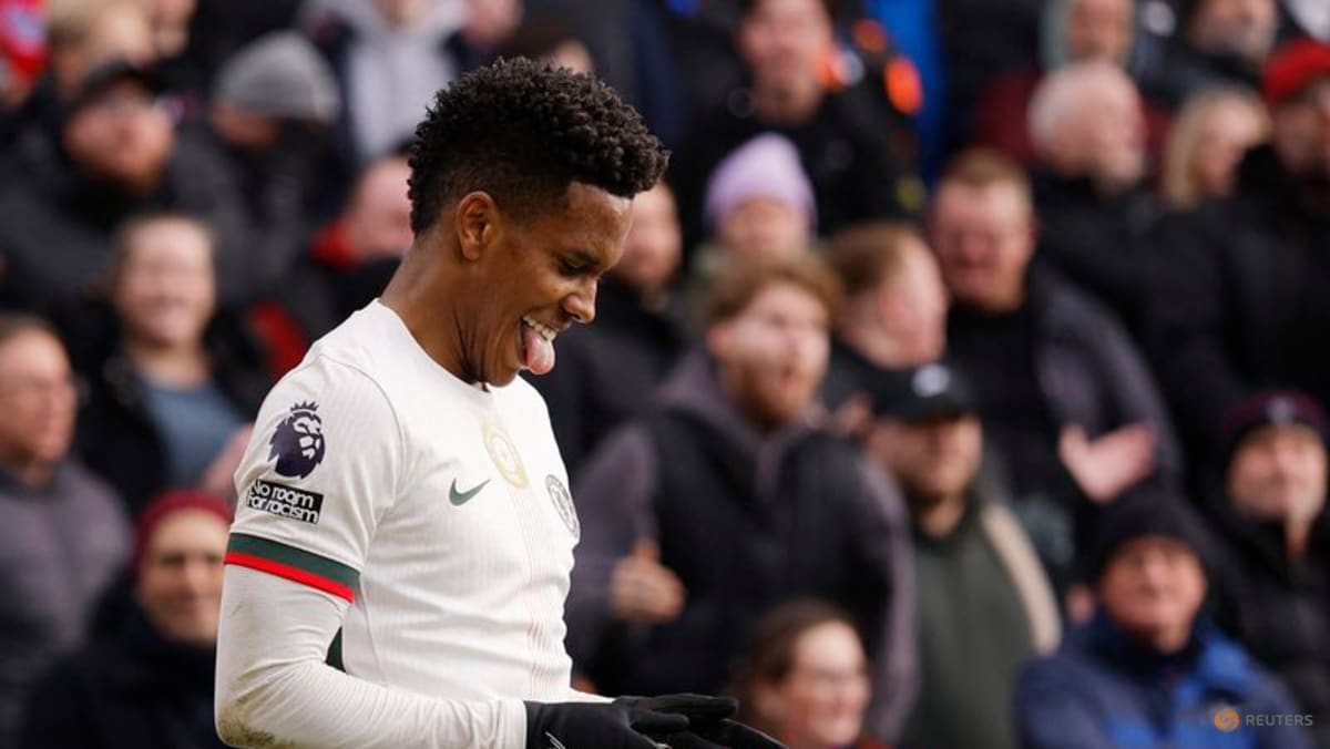 Chelsea boss Rosenior praises 'special talent' Estevao after win over Palace