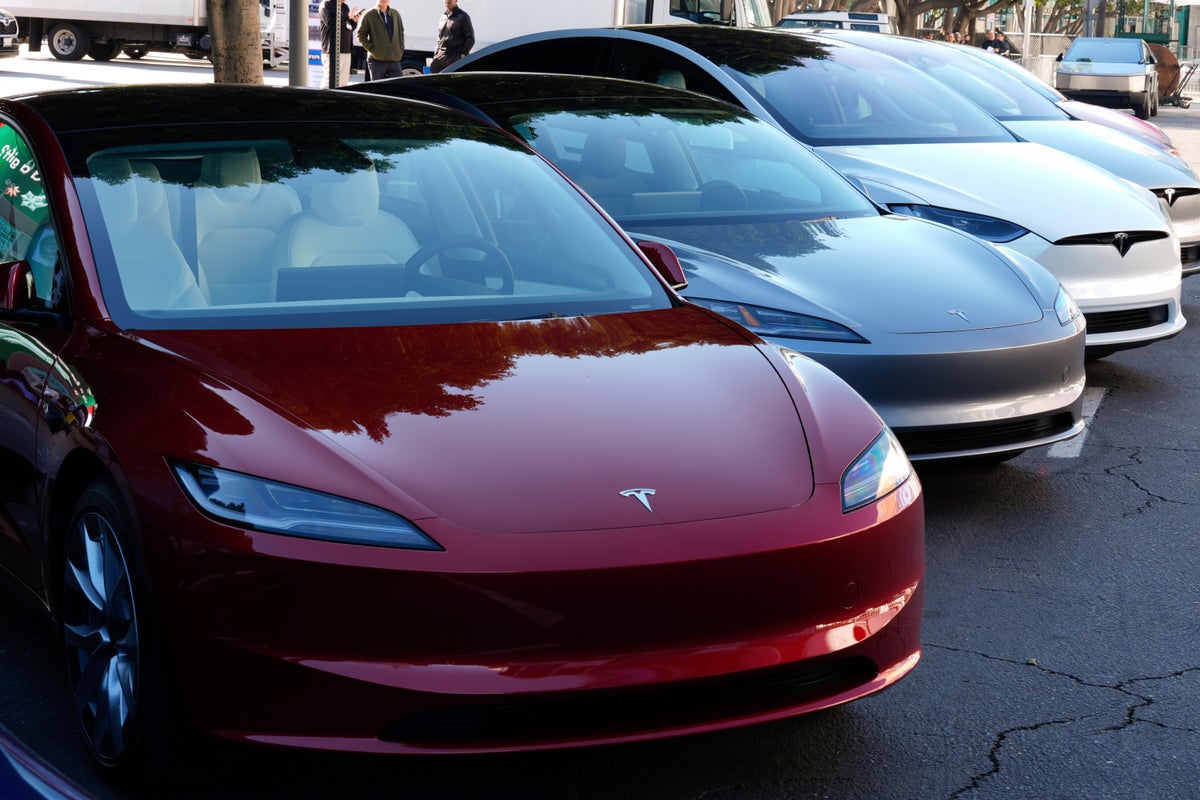 Chinese electric vehicles are making inroads in America. Experts are worried