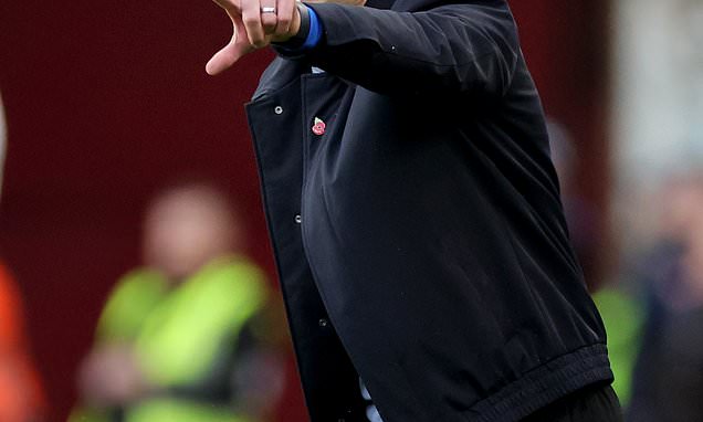 Chris Davies furious as Stoke go unpunished for 'throwing players...