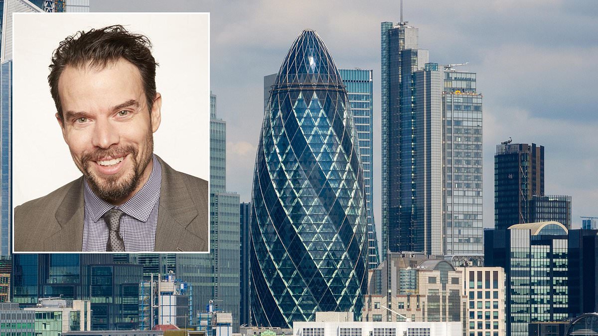 UK hedge fund boss Chris Rokos paid £477m