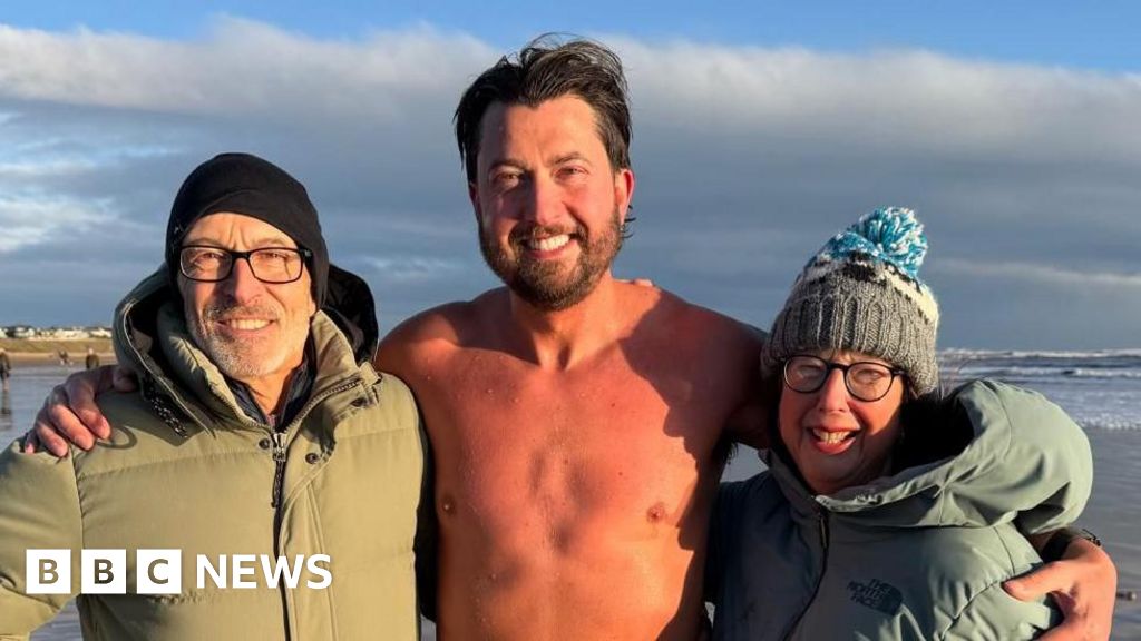 Cleadon man swims daily in sea after mum's Parkinson's diagnosis