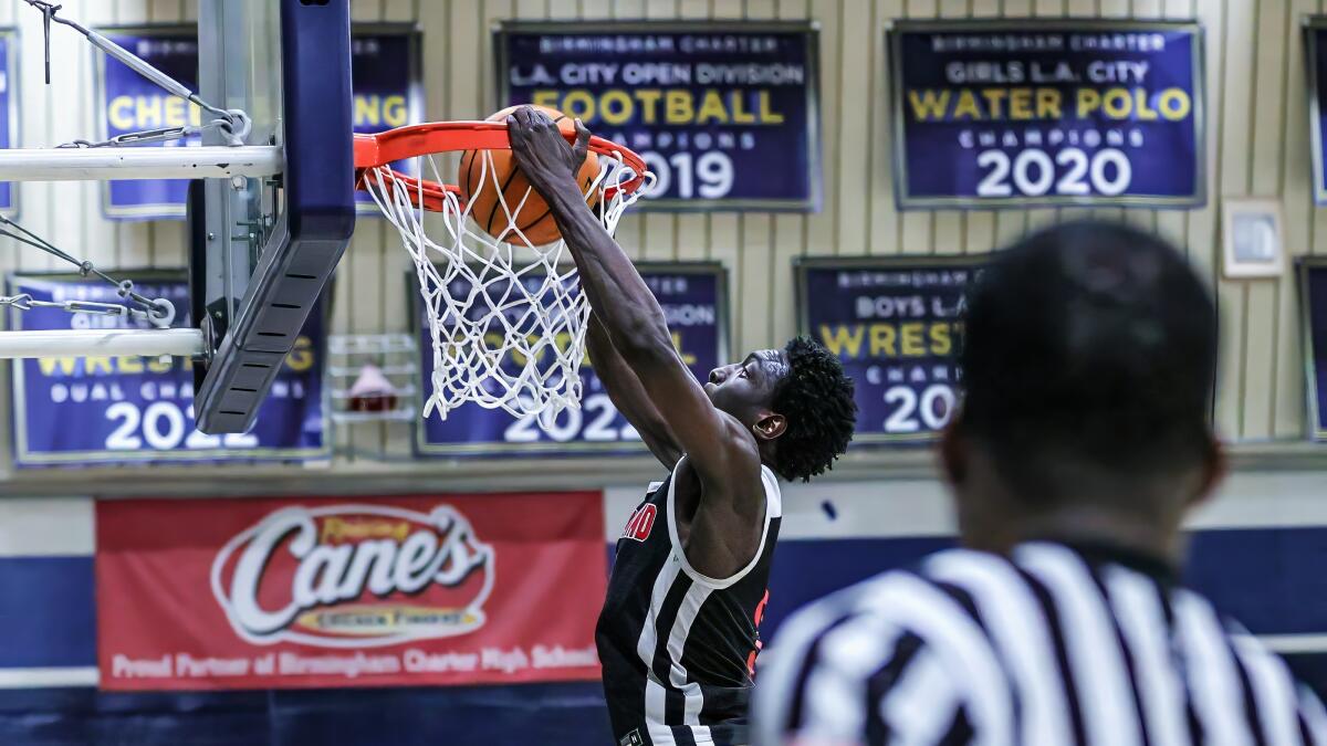 Prep basketball roundup: Cleveland defeats Birmingham in key City Section game