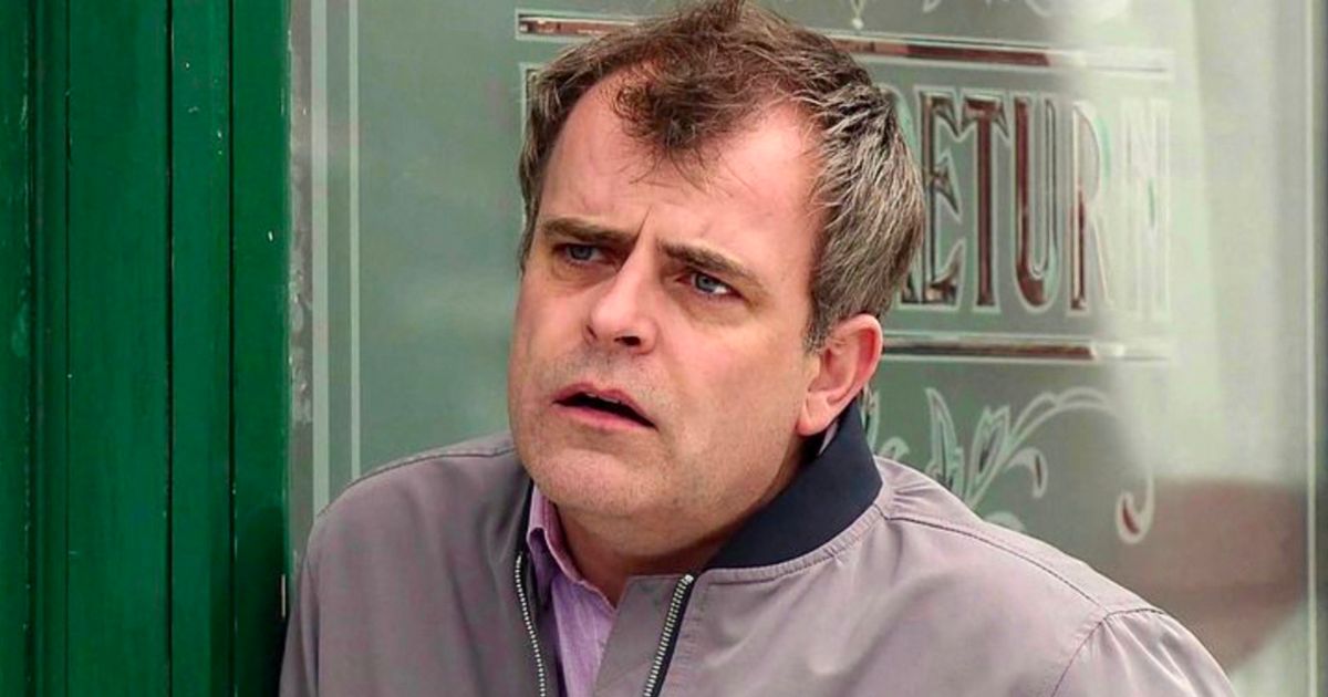 Coronation Street's Simon Gregson flogging car as he's ordered to pay £165,000 debts - The Mirror