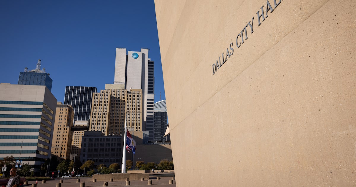 Former trustee: Dallas City Hall debate is a rerun of DISD HQ move