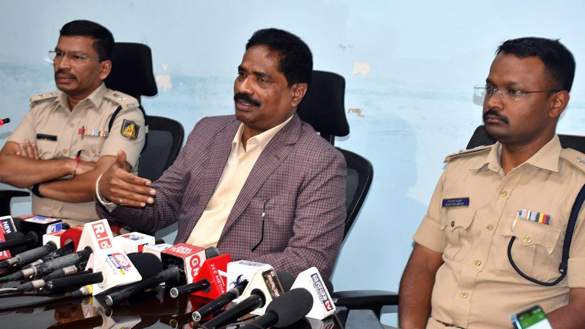 DGP Ramachandra Rao visits Inam Honnapur village