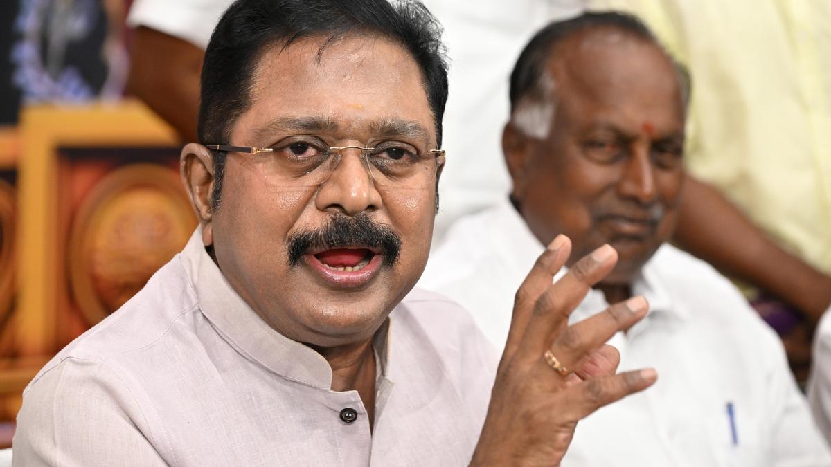 Dhinakaran condemns transport dept. for failing to rein in omni buses operators