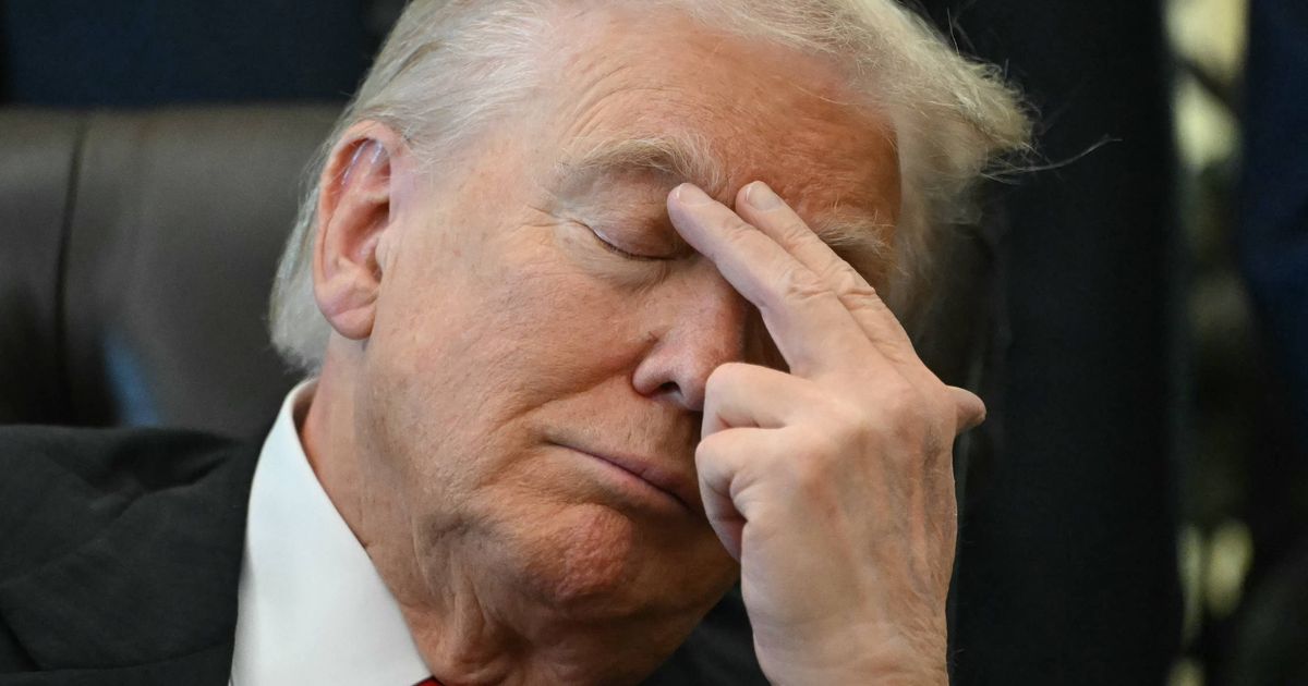 Donald Trump rattled as four key moments show he's on the ropes - The Mirror