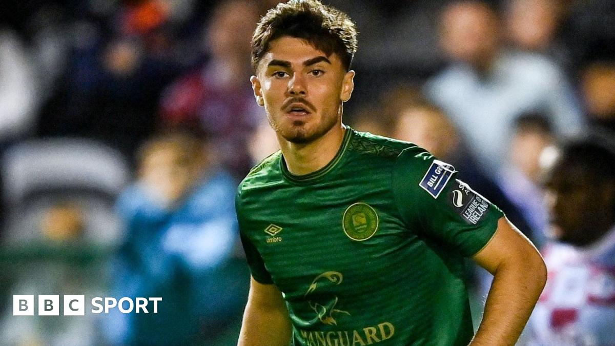 Doncaster Rovers sign Darren Robinson and Bayley McCann