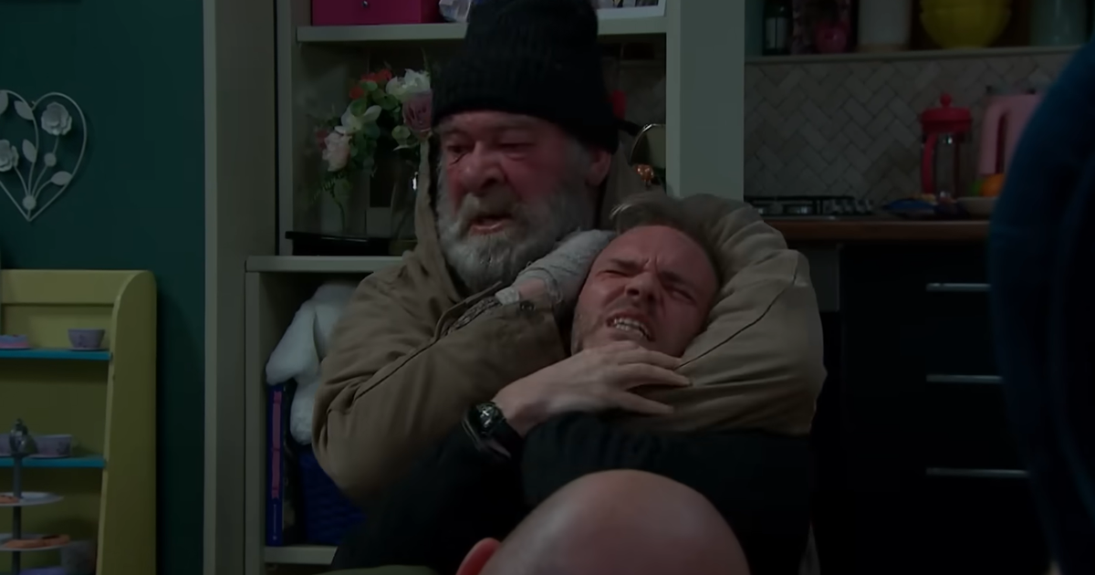 Emmerdale fans 'rumble Ray's true fate' as Bear 'didn't really kill him' - The Mirror