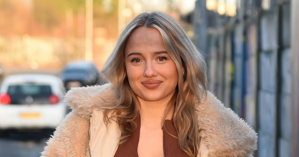 Emmerdale star Sammy Winward's daughter sports baby bump but hasn't told mum she's pregnant - Daily Star