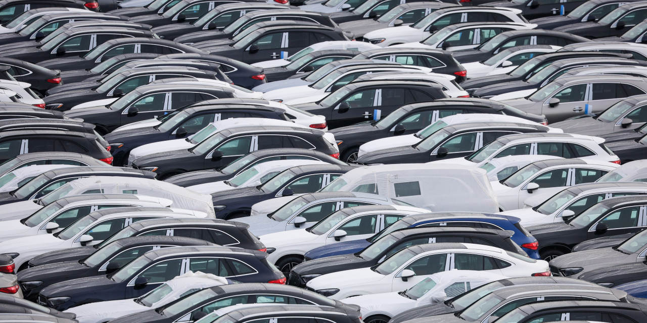 European Automaker Shares Drop on U.S. Tariff Threat