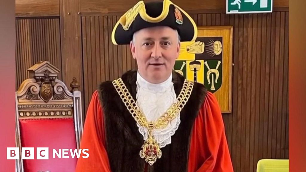 Call for AI rules after fake video of mayor made