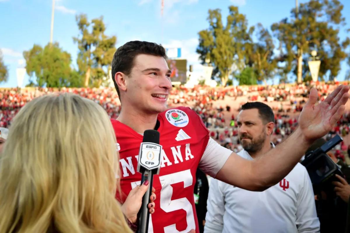 'Locked in' Fernando Mendoza finds out Indiana's CFP semifinal...