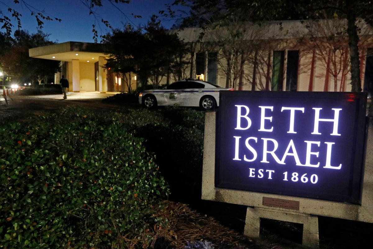 Suspect arrested after a fire damages a historic Mississippi synagogue