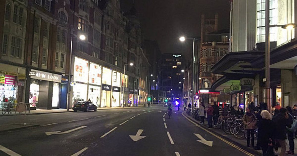 60 firefighters dispatched to rooftop blaze on busy London High Street