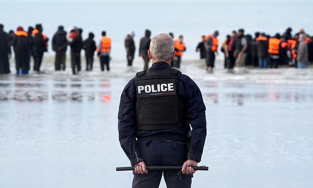 French police must stop using force on UK-bound small boat migrants
