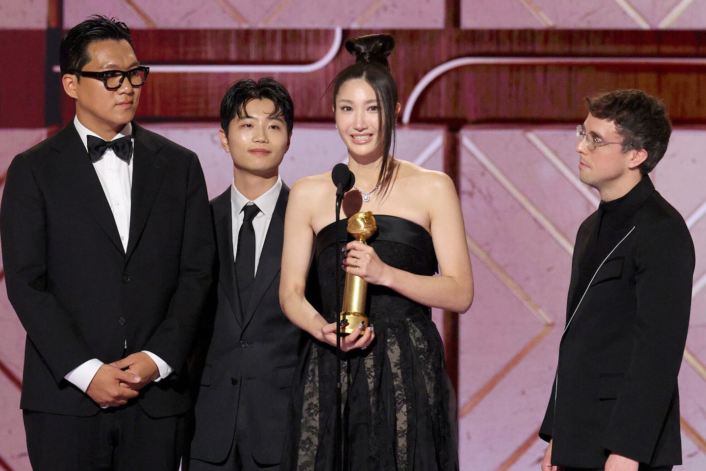 Golden Globe highlights: Brazil on a streak, Amy Poehler's pod wins, and Seth Rogen comes full-circle - The Boston Globe