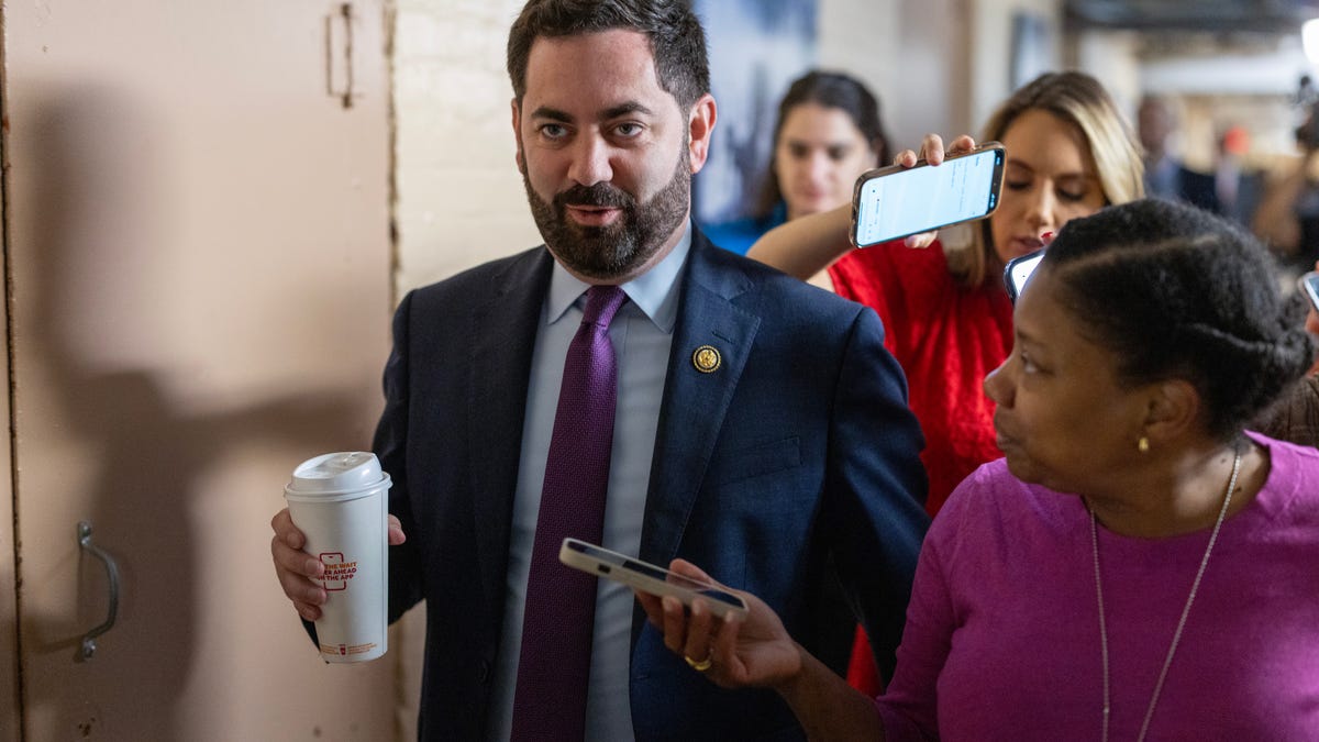 GOP divisions on display as House votes to extend Obamacare subsidies