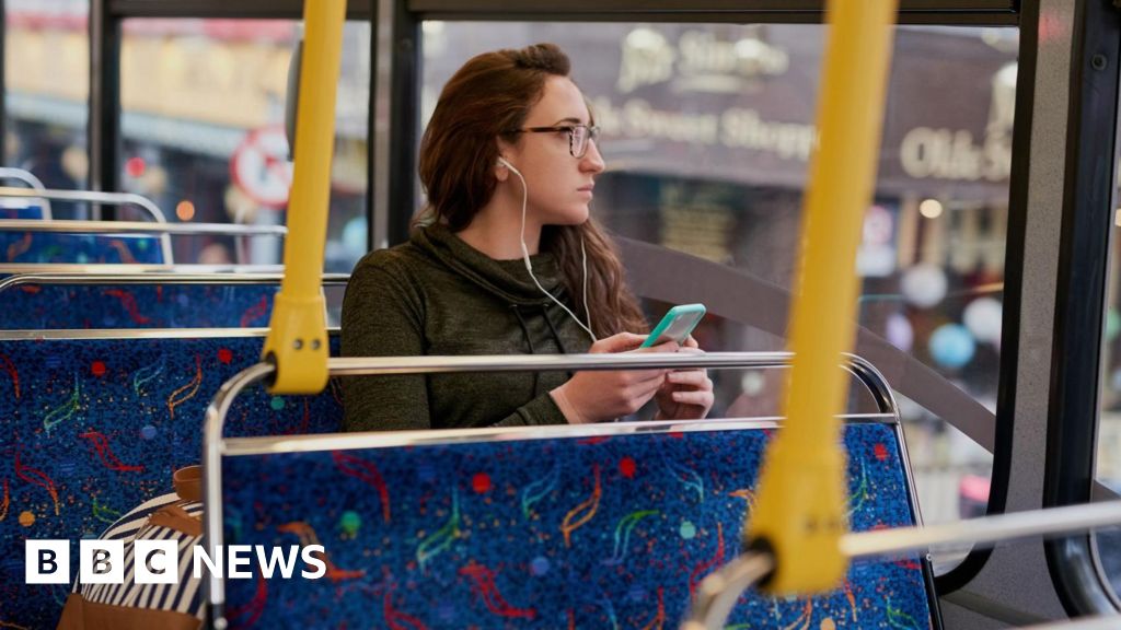 Green Party calls for free bus passes for under-22s