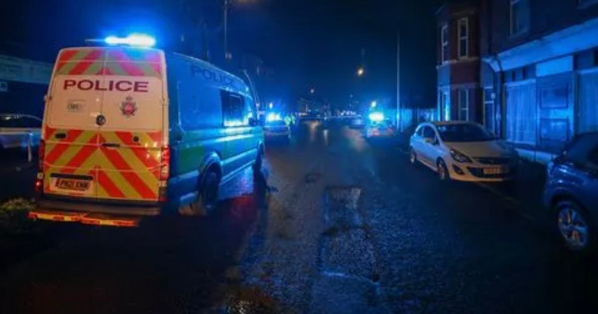 BREAKING: Person seriously injured after gun fired in Manchester city centre - The Mirror