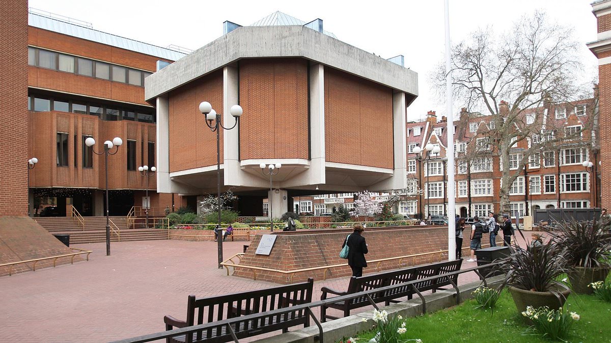 Hackers target some of UK's wealthiest residents as 100,000 warned