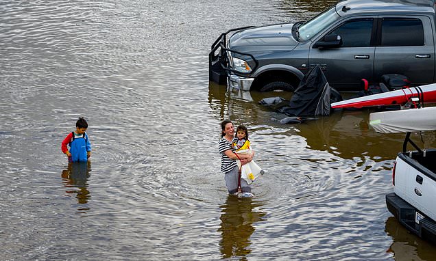 Heavy rain, high tides cause flooding along stretch of Northern...