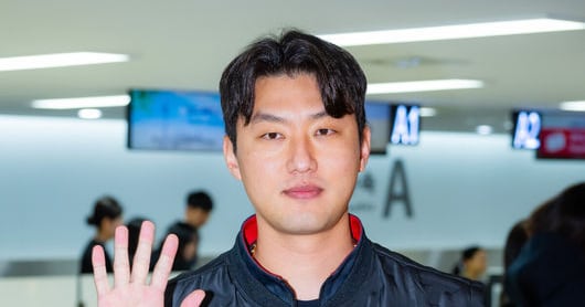 Hong Geon-hui Opts Out of Doosan Bears Contract, Returns to KIA Tigers