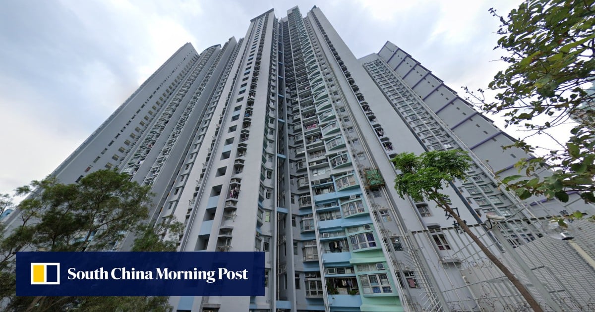 1 dead, more than 200 evacuated after fire breaks out in Hong Kong flat