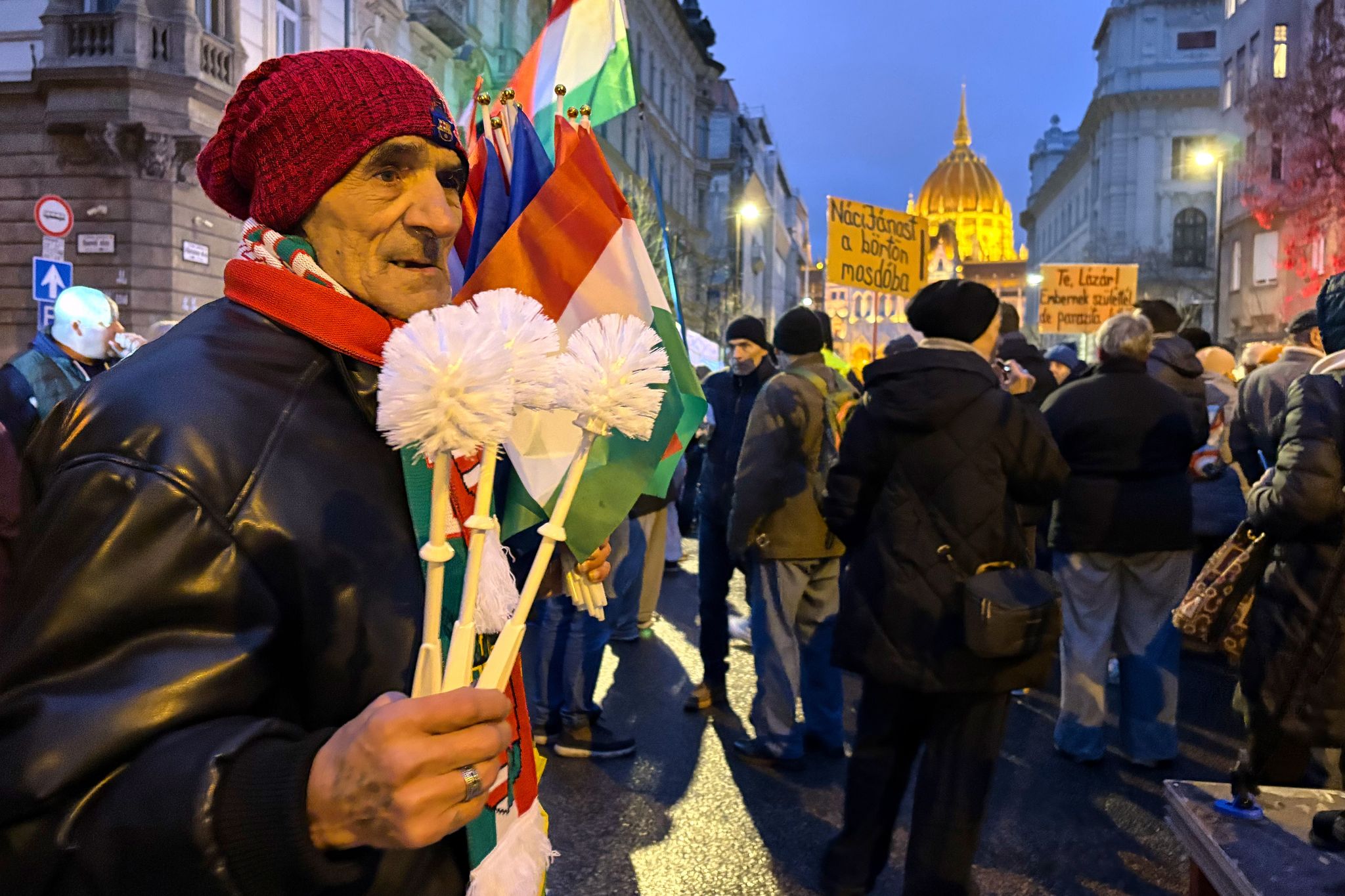 Hungarian Roma protest inflammatory comments by Orbán government minister