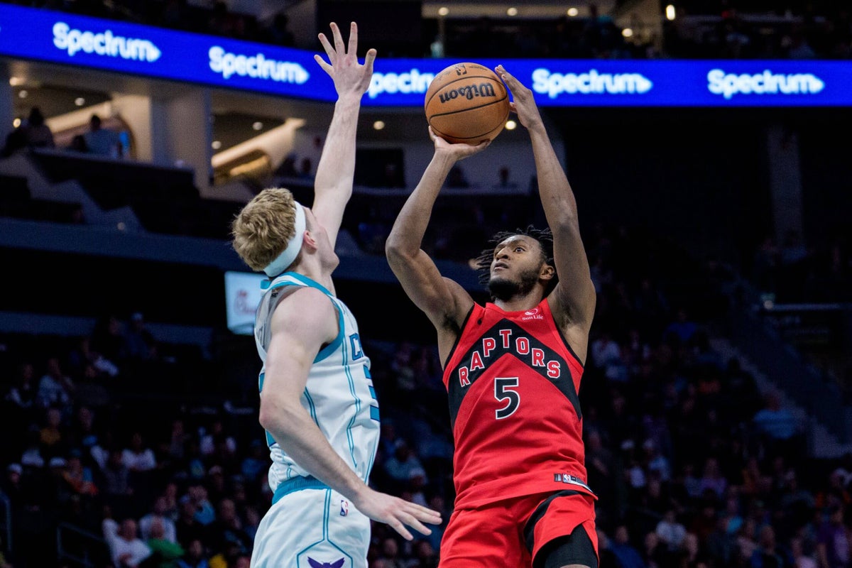 Immanuel Quickley sinks buzzer-beating 3 to lift Raptors after Brandon Ingram's exit