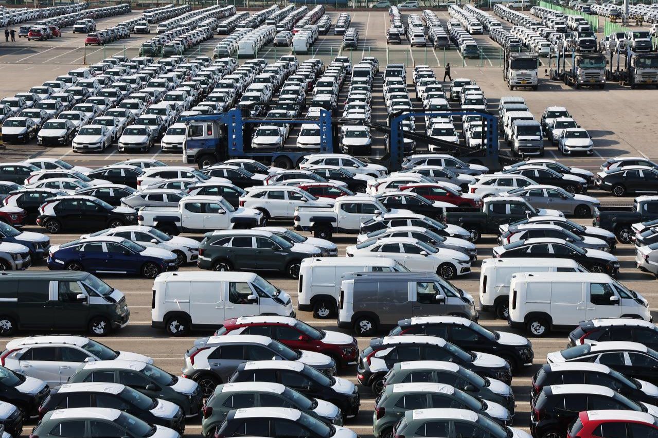 Imported carmakers face dilemma over soaring dollar - The Korea Times