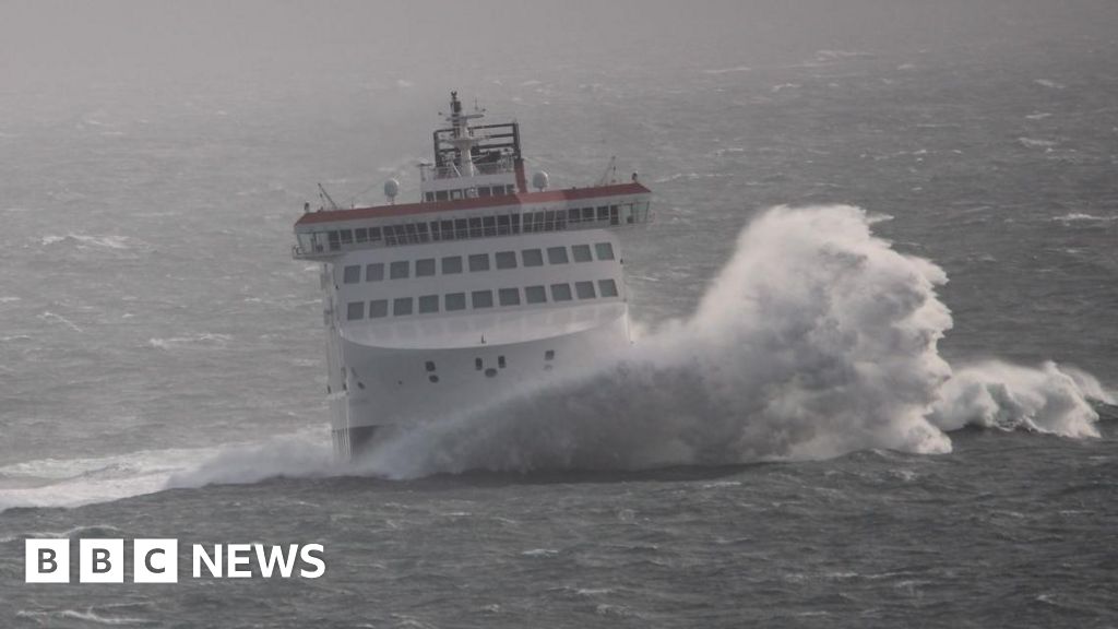 Strong winds lead to further Isle of Man ferry cancellations