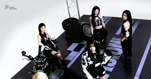 ITZY's Seoul World Tour Pre-Sale Begins Today