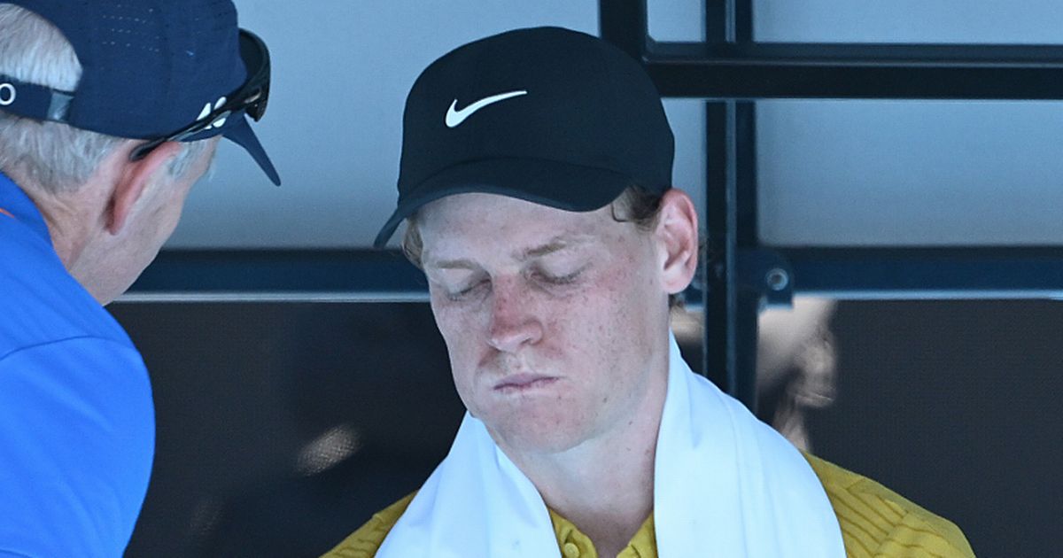 Jannik Sinner comment speaks volumes as Australian Open matches suspended - 'I'm f****d' - The Mirror