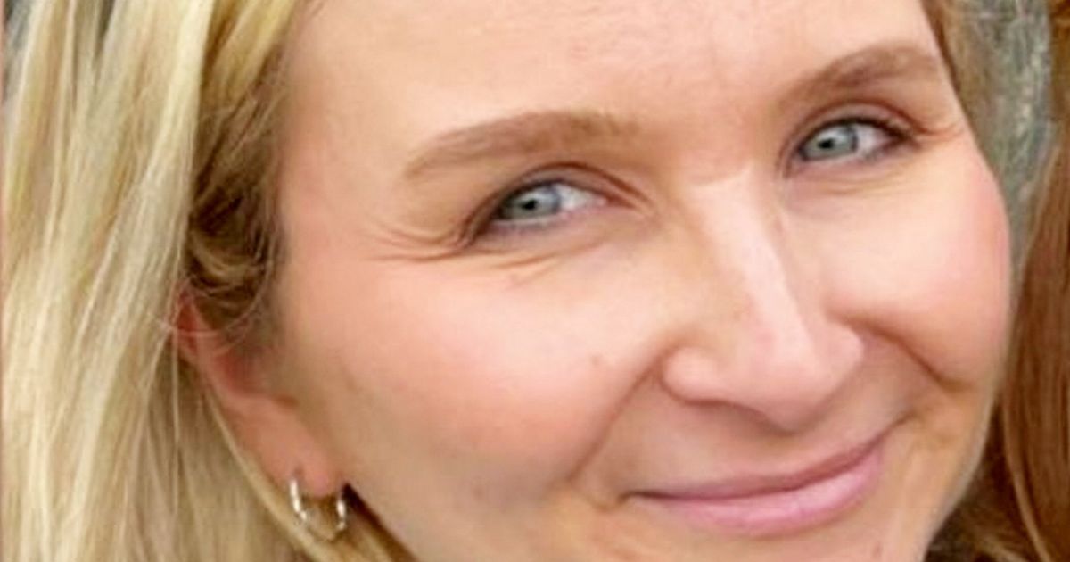 Jealous sales manager strangled 'beautiful' artist wife as their children slept - The Mirror