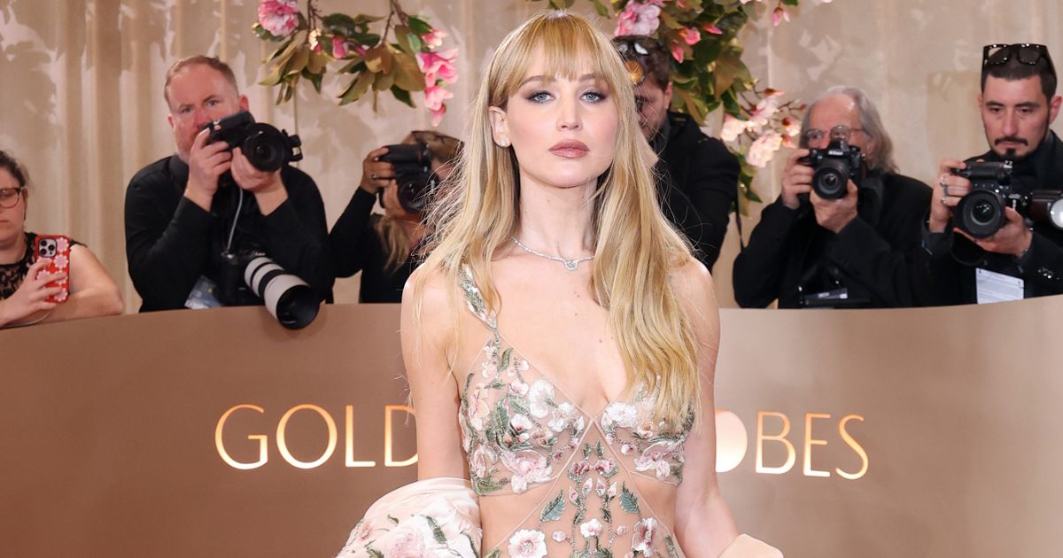 Jennifer Lawrence has offered Ariana Grande a new job - Daily Star