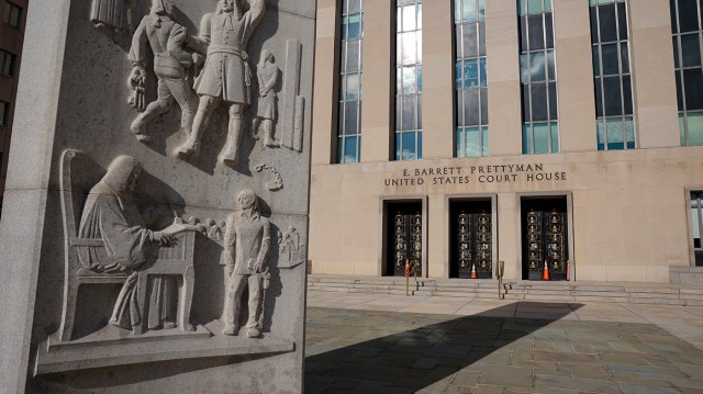 Judge refuses to release DC pipe bomb suspect