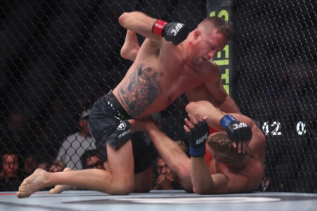 Justin Gaethje upsets Paddy Pimblett to win title at UFC 324