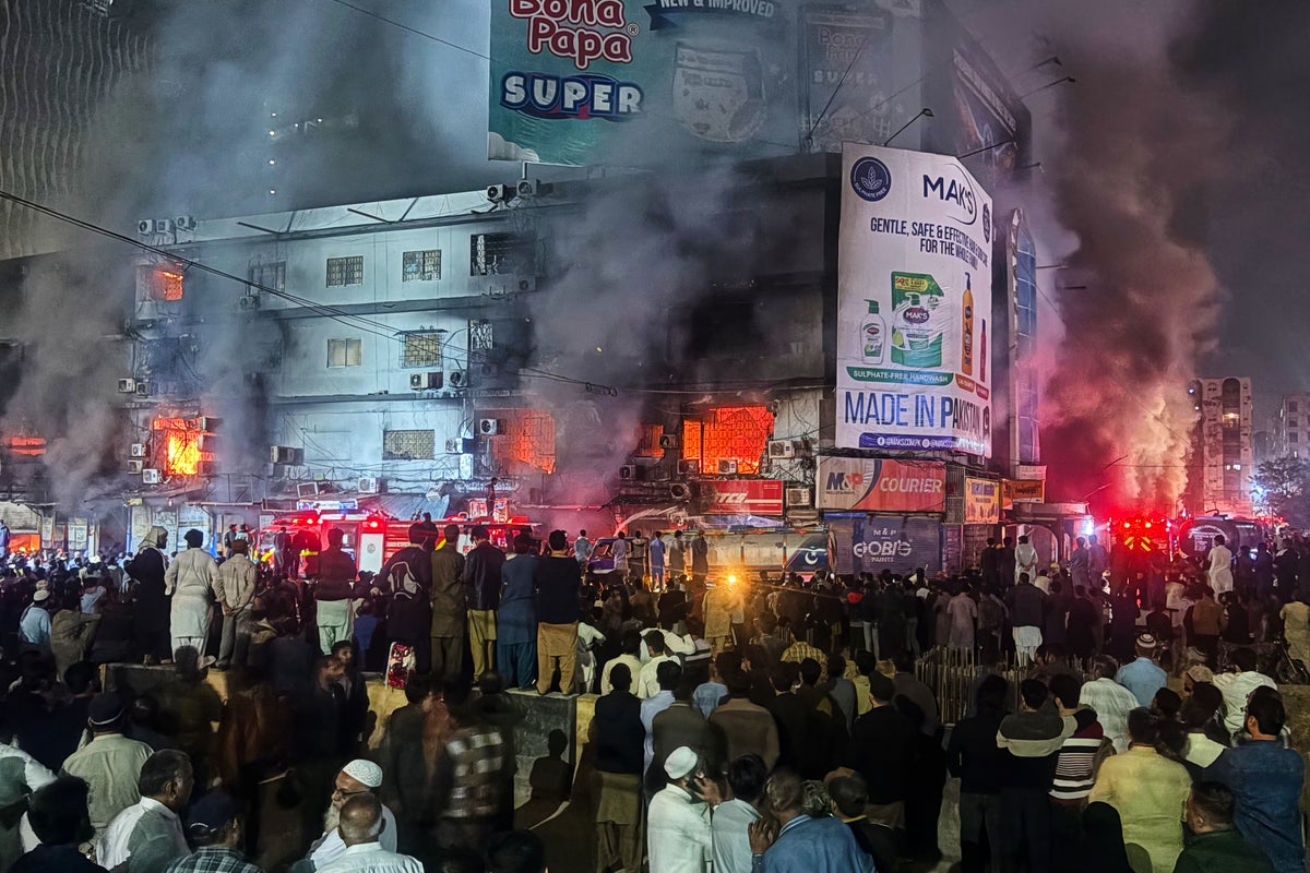 Death toll rises to 6 in a fire at a shopping plaza in Pakistan's city of Karachi