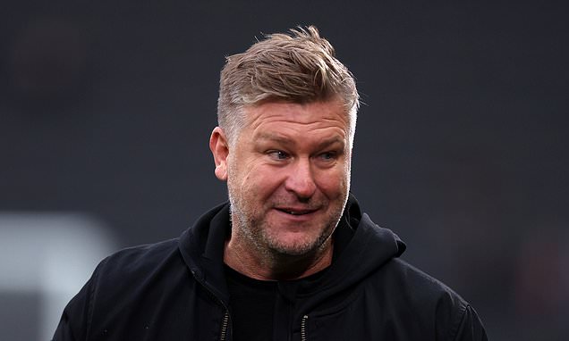 Karl Robinson hails Ryan Graydon finish despite forward´s 'blooper...