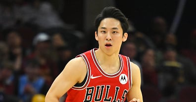 Kawamura Yuki Overcomes Injury, Re-signs with Chicago Bulls